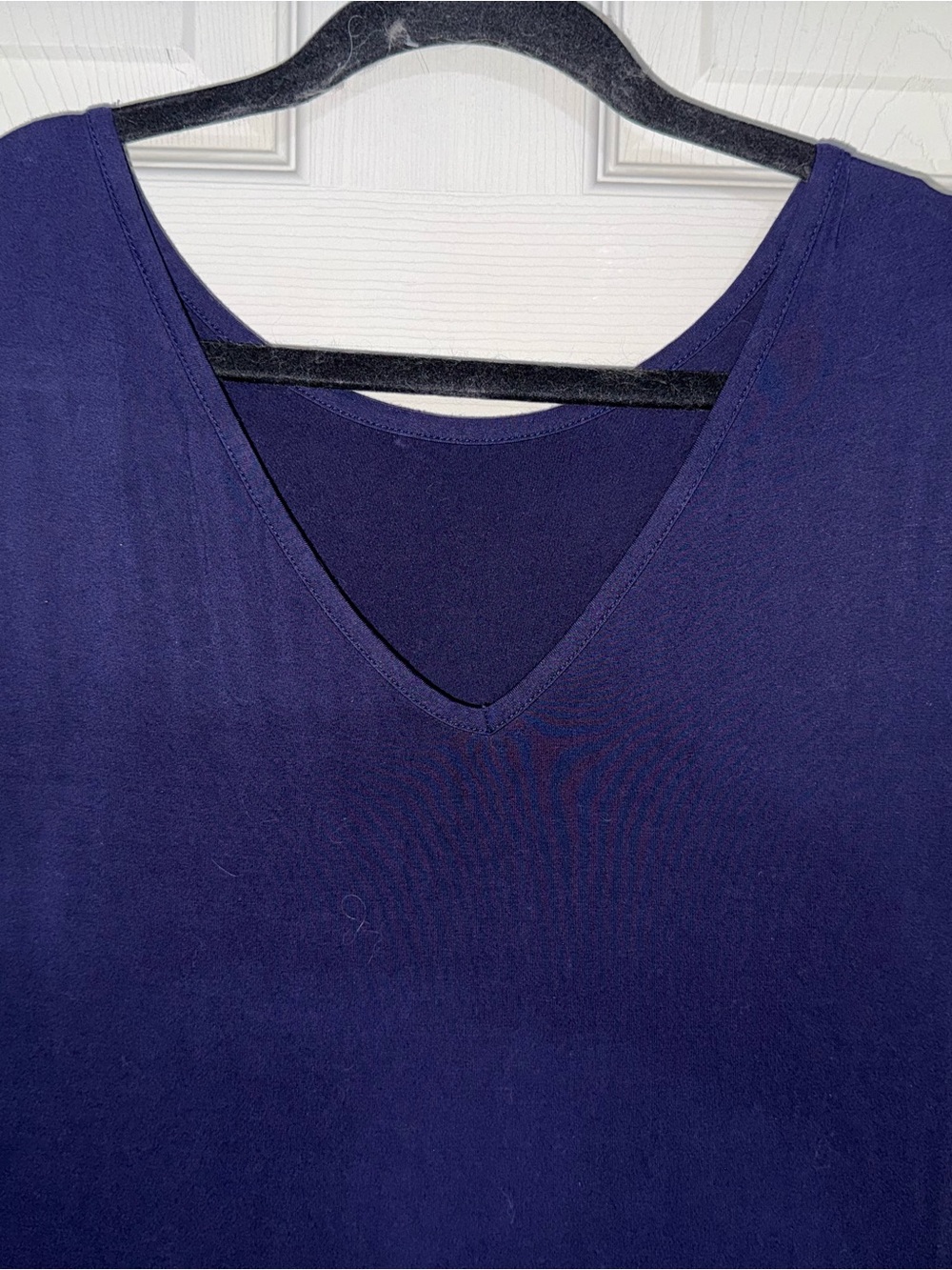 V-Neck Women's Top in Deep Navy Size Large